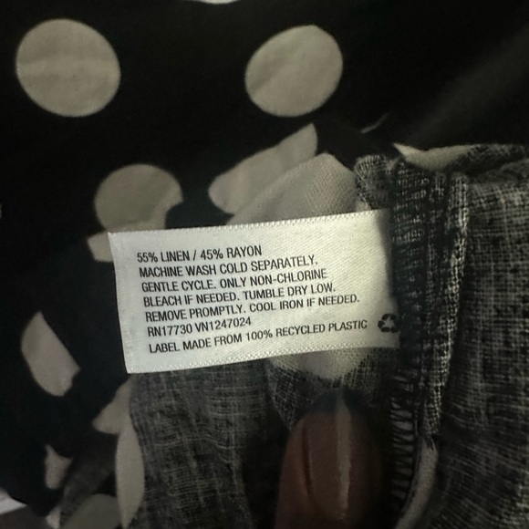 Black and White Polka Dot Crop Blouse - Picture 4 of 7